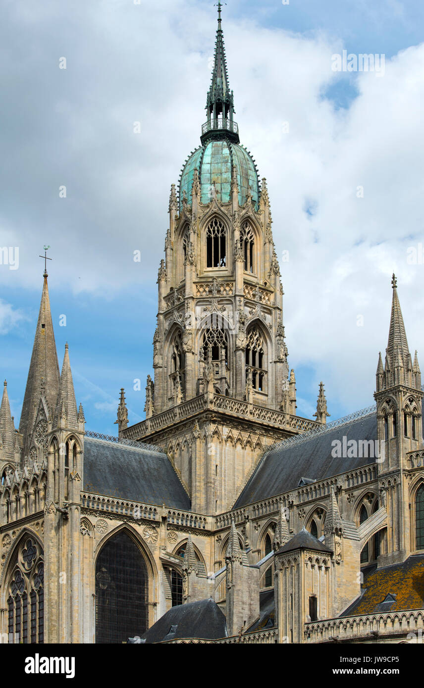 La cathédrale de Bayeux, Bayeux, Calvados, Normandie, France. Août 2017 La cathédrale de Bayeux, aussi connue sous le nom de Cathédrale Notre-Dame de Bayeux Cathédrale Notre-Dam Banque D'Images