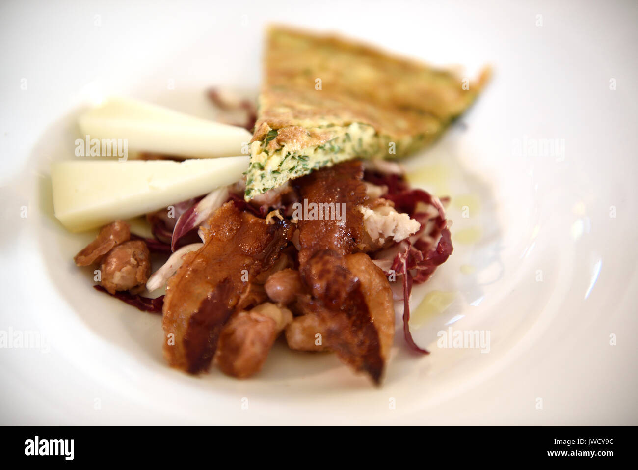 Apéritif servi à la dégustation du vin au Kabaj Morel Guest House en Slovrenc 34070 Brda Slovénie Banque D'Images