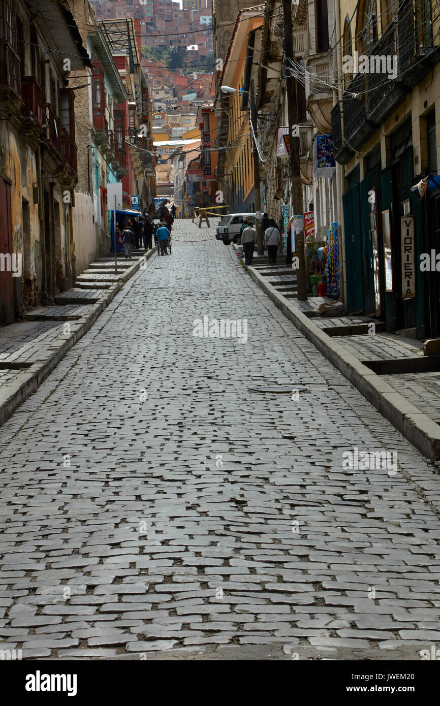 Raide étroit de rue, La Paz, Bolivie, Amérique du Sud Banque D'Images