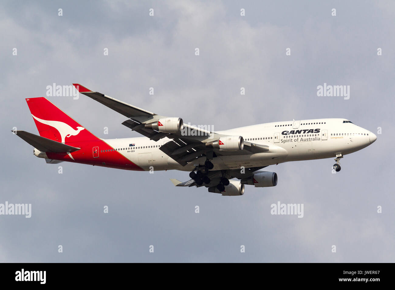 Qantas Boeing 747-438/ER VH-service Santé et en approche pour atterrir à l'Aéroport International de Melbourne. Banque D'Images