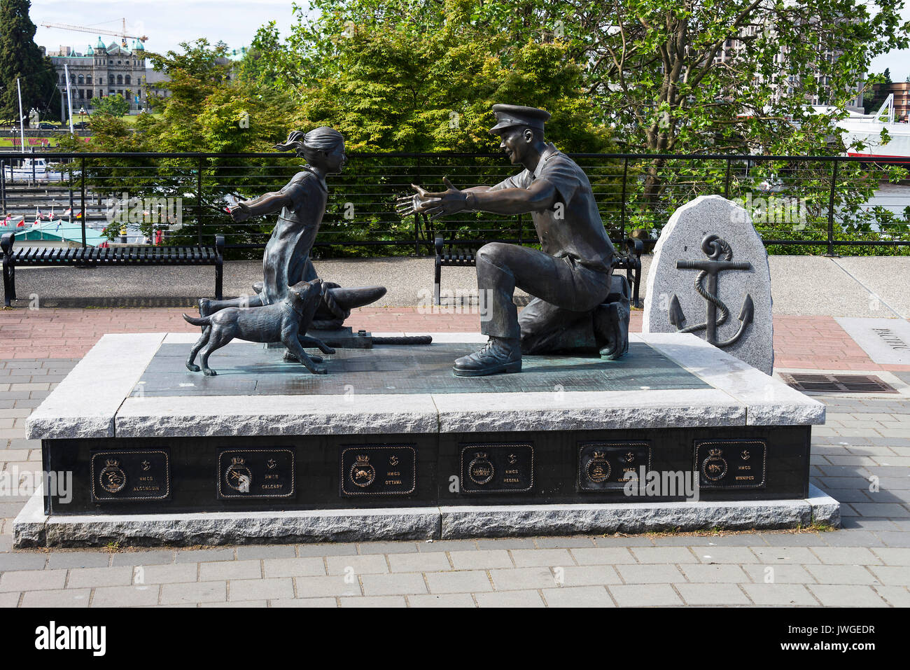 Le Homecoming Sculpture par Nathan Scott commémore le centenaire de la Marine canadienne dans l'île de Vancouver, Victoria, British Columbia Canada Banque D'Images
