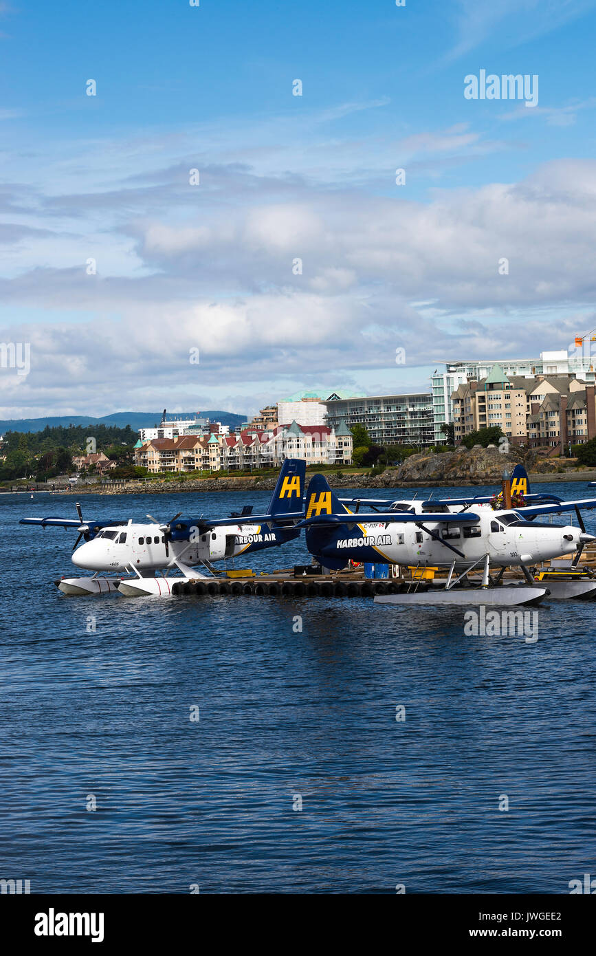 Dans les hydravions coloré port intérieur de Victoria avec des bateaux et ferries sur l'île de Vancouver, British Columbia Canada Banque D'Images