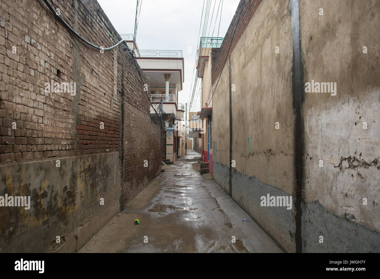 La rue vide dans kharian Punjab Pakistan village Banque D'Images