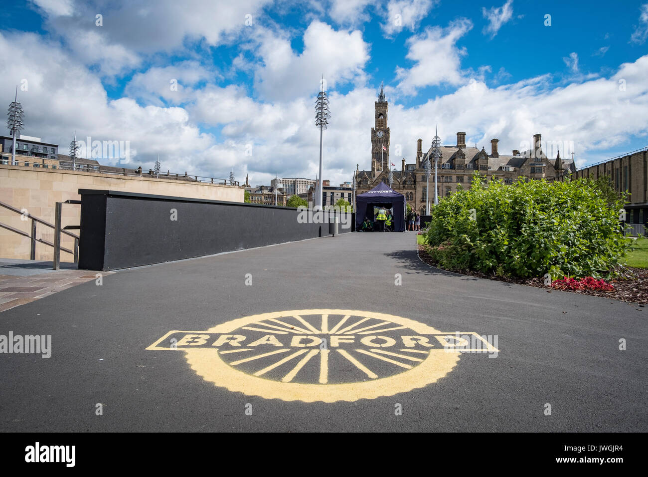 Belle journée d'été à Bradford, West Yorkshire pour le 2017 Classic Car Show Banque D'Images