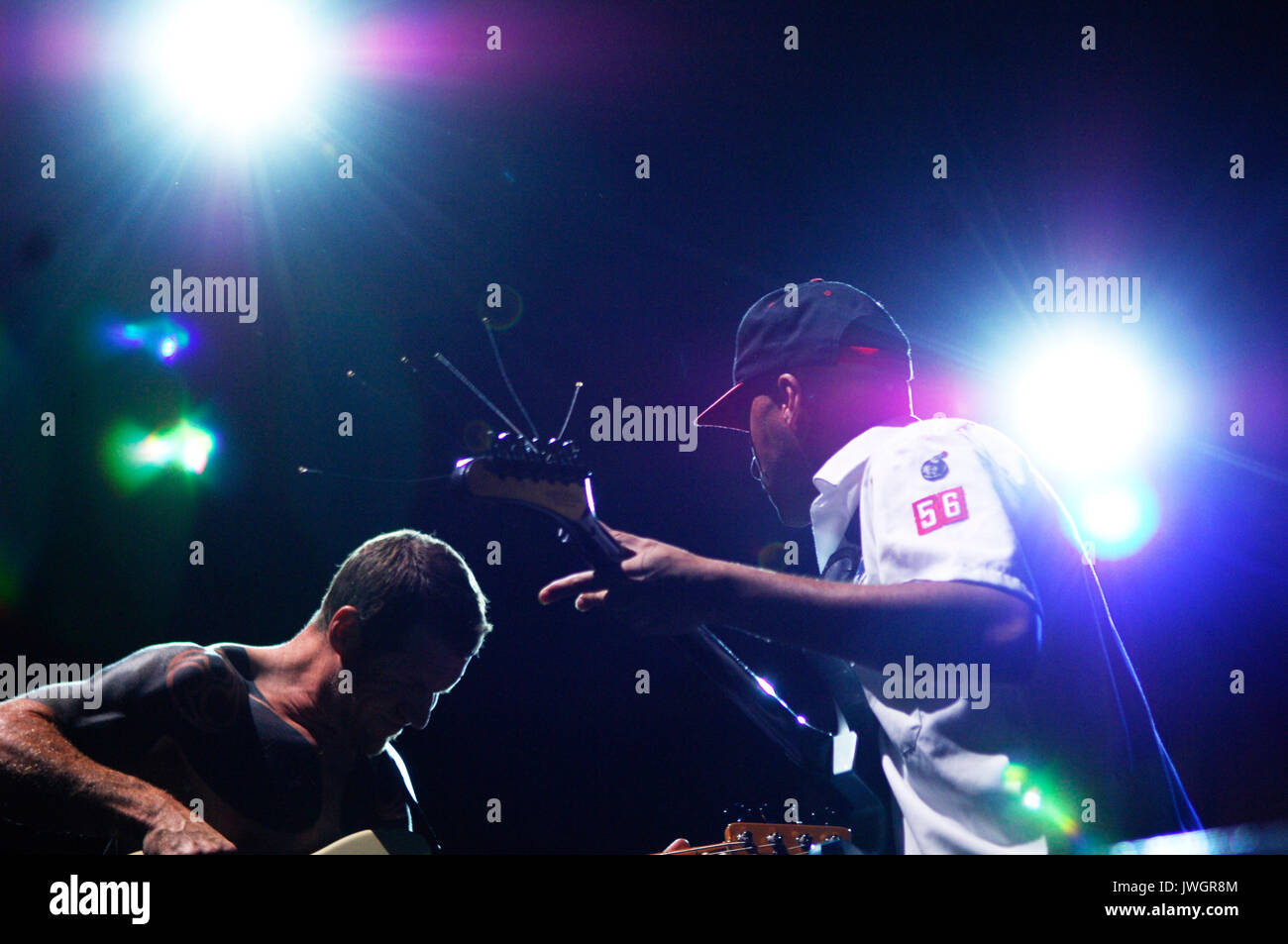 (L-r) tim commerford, Tom Morello Rage against machine exécute rock festival 2007 cloches San Bernardino, ca Banque D'Images (L-r) tim commerford, Tom Morello Rage against machine exécute rock festival 2007 cloches San Bernardino, ca Banque D'Images