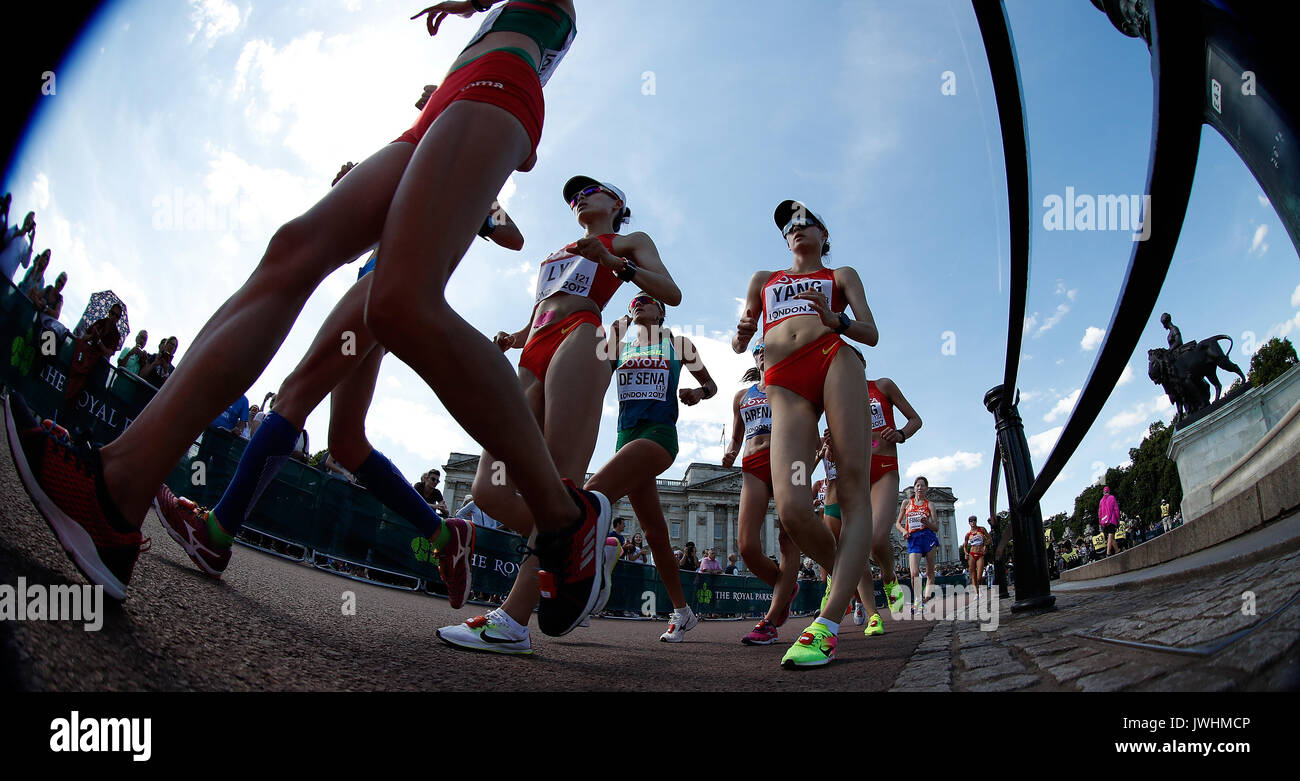 Londres, Grande-Bretagne. 13e Août 2017. Les athlètes concourent pendant les 20km de course à pied au jour 10 de l'IAAF 2017 Championnats du monde à Londres, Grande-Bretagne, le 13 août 2017. Credit : Wang Lili/Xinhua/Alamy Live News Banque D'Images