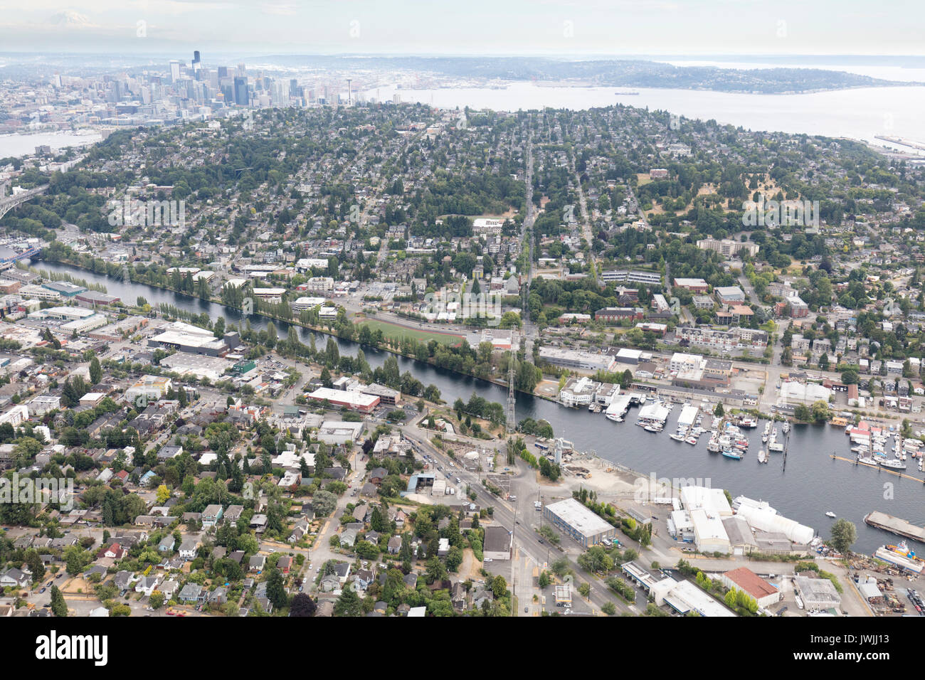 Vue aérienne du quartier de la Reine Anne et le centre-ville de Seattle, Washington State, USA Banque D'Images