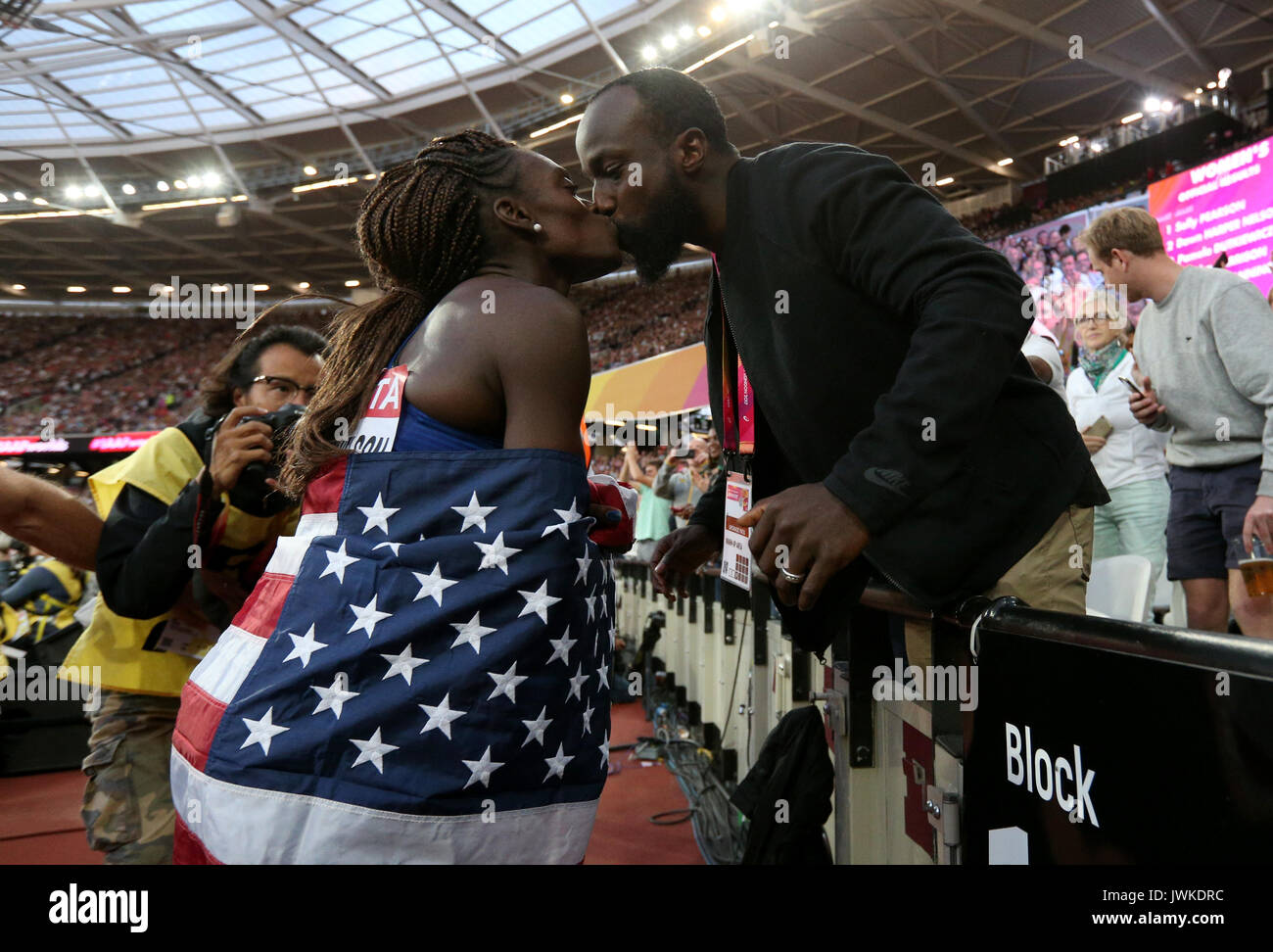 Dawn Harper Nelson, aux États-Unis, célèbre la victoire de la médaille d'argent à la finale féminine de 100m haies au cours du neuf jour des Championnats du monde de l'IAAF 2017 au stade de Londres. APPUYEZ SUR ASSOCIATION photo. Date de la photo: Samedi 12 août 2017. Voir PA Story ATHLETICS World. Le crédit photo doit être lu : Jonathan Brady/PA Wire. Banque D'Images