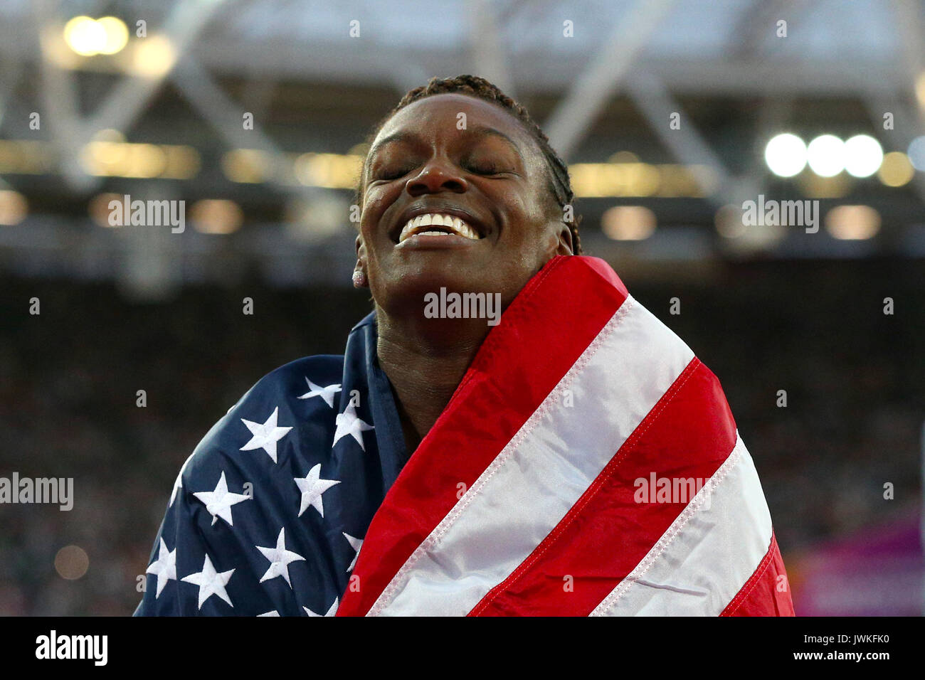 Dawn Harper Nelson, aux États-Unis, célèbre la victoire de la médaille d'argent à la finale féminine de 100m haies au cours du neuf jour des Championnats du monde de l'IAAF 2017 au stade de Londres. APPUYEZ SUR ASSOCIATION photo. Date de la photo: Samedi 12 août 2017. Voir PA Story ATHLETICS World. Le crédit photo doit être lu : Jonathan Brady/PA Wire. Banque D'Images