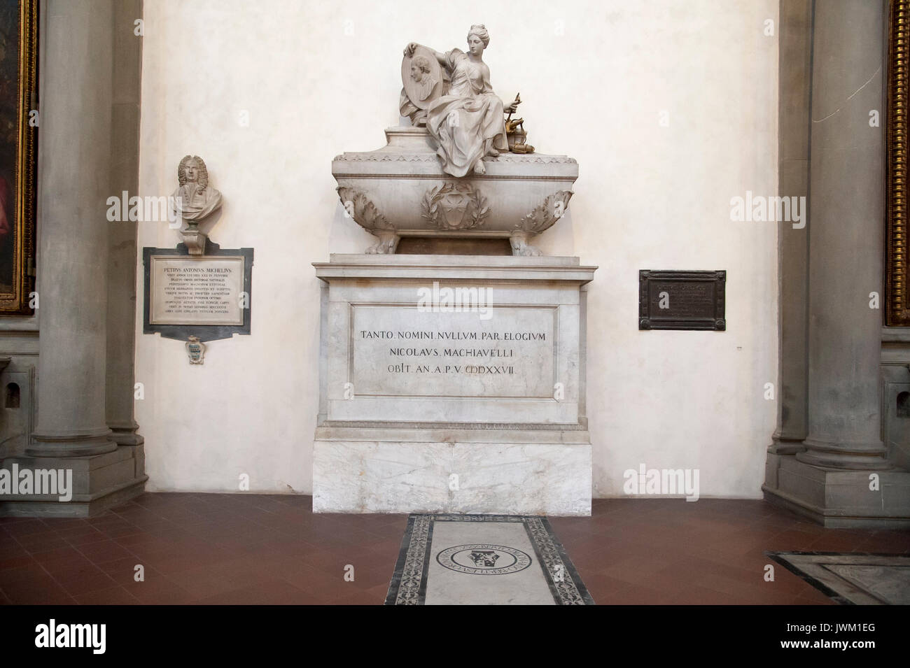 Tombe de Niccolo Machiavelli dans gothique Basilique Santa Croce (Basilique de la Sainte Croix) dans le centre historique de Florence dans la liste du patrimoine mondial par une Banque D'Images