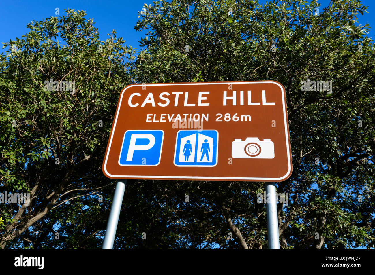 Signer pour la colline du château, un belvédère touristique populaire sur Townsville, Queensland, Queensland, Australie Banque D'Images