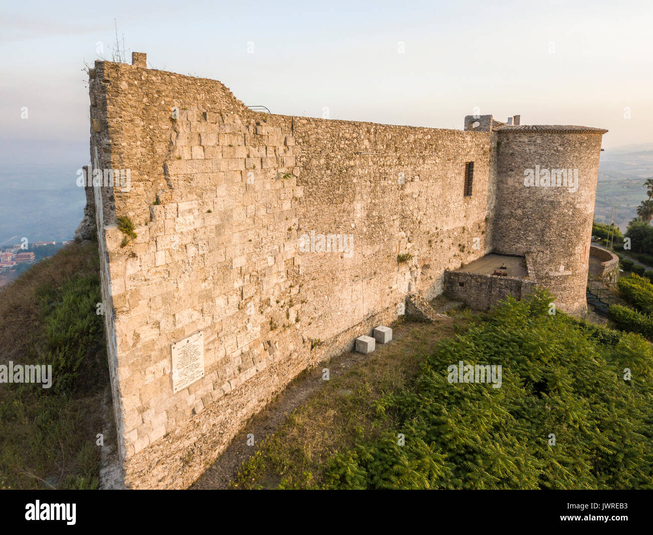 Vue aérienne de Normanno Svevo Castle, Vibo Valentia, Calabre, Italie Banque D'Images