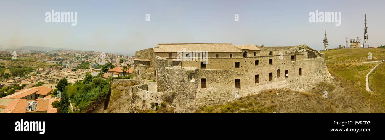 Vue aérienne de Normanno Svevo Castle, Vibo Valentia, Calabre, Italie Banque D'Images