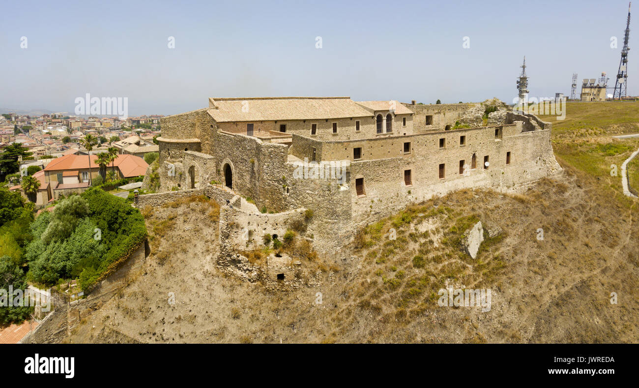 Vue aérienne de Normanno Svevo Castle, Vibo Valentia, Calabre, Italie Banque D'Images