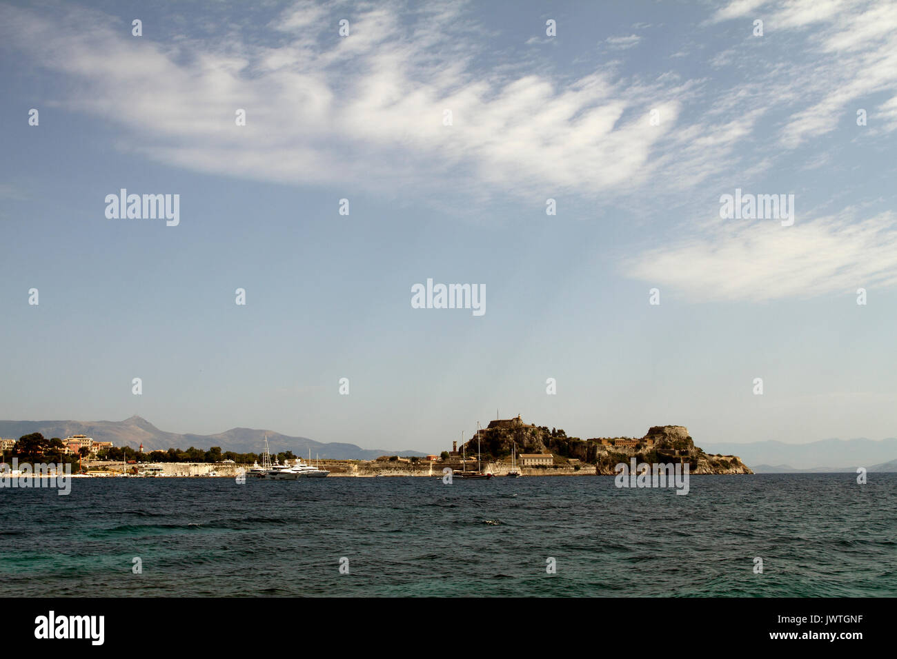 Ancienne forteresse, port de Corfou, Corfou. L'ancienne forteresse de Corfou (Παλαιό Φρούριο : Grecque, Vénitienne : Fortezza Vecchia) est une forteresse vénitienne de la ville o Banque D'Images