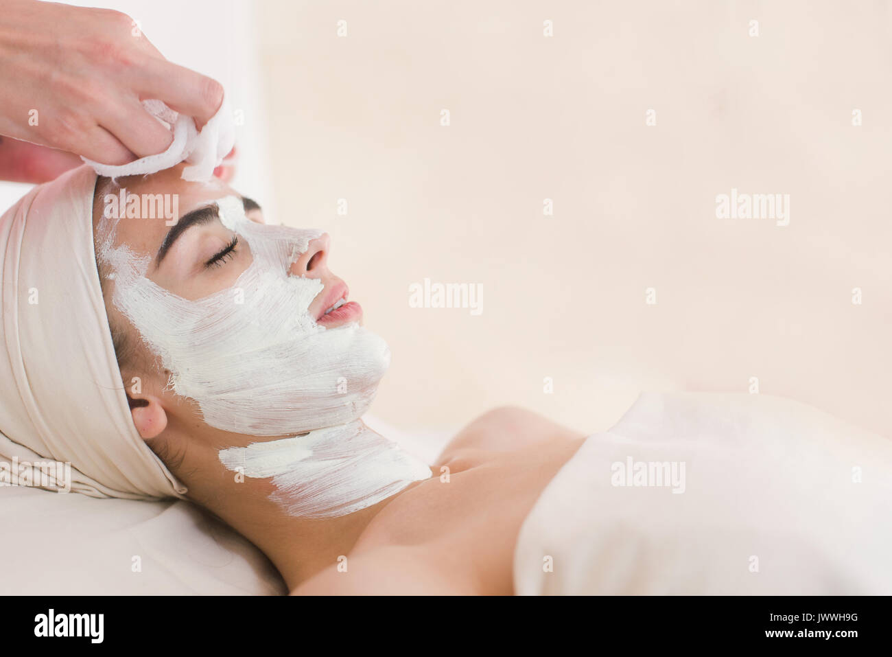 Masque facial à la dépose de beauté. Masque du visage bio beauté 