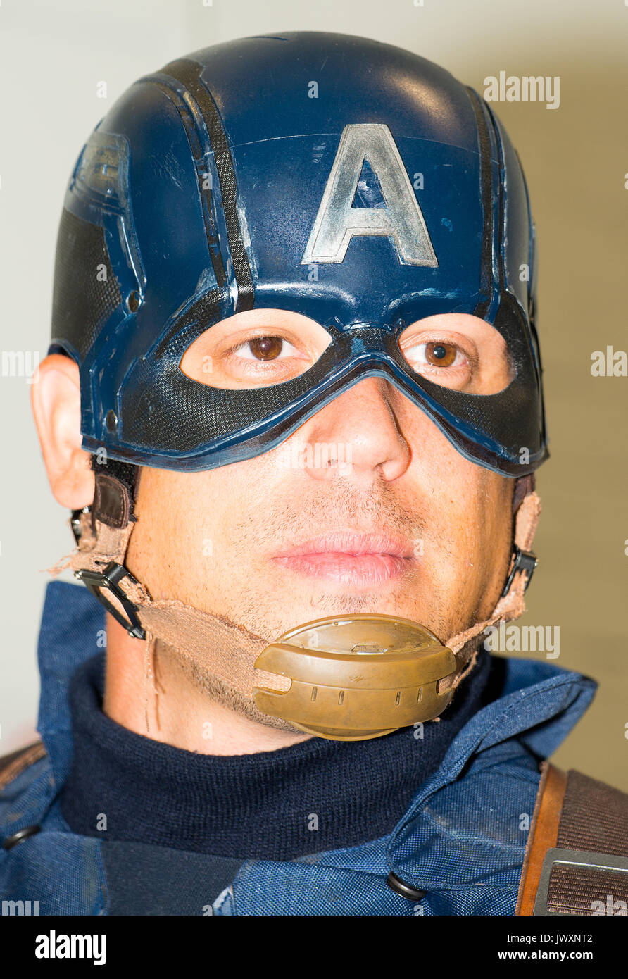 L'homme habillé en super héros Captain America de la Marvel comics à la London Film & Comic Con 2017 (Appuyez sur col/a obtenu la permission de la part des organisateurs). Banque D'Images