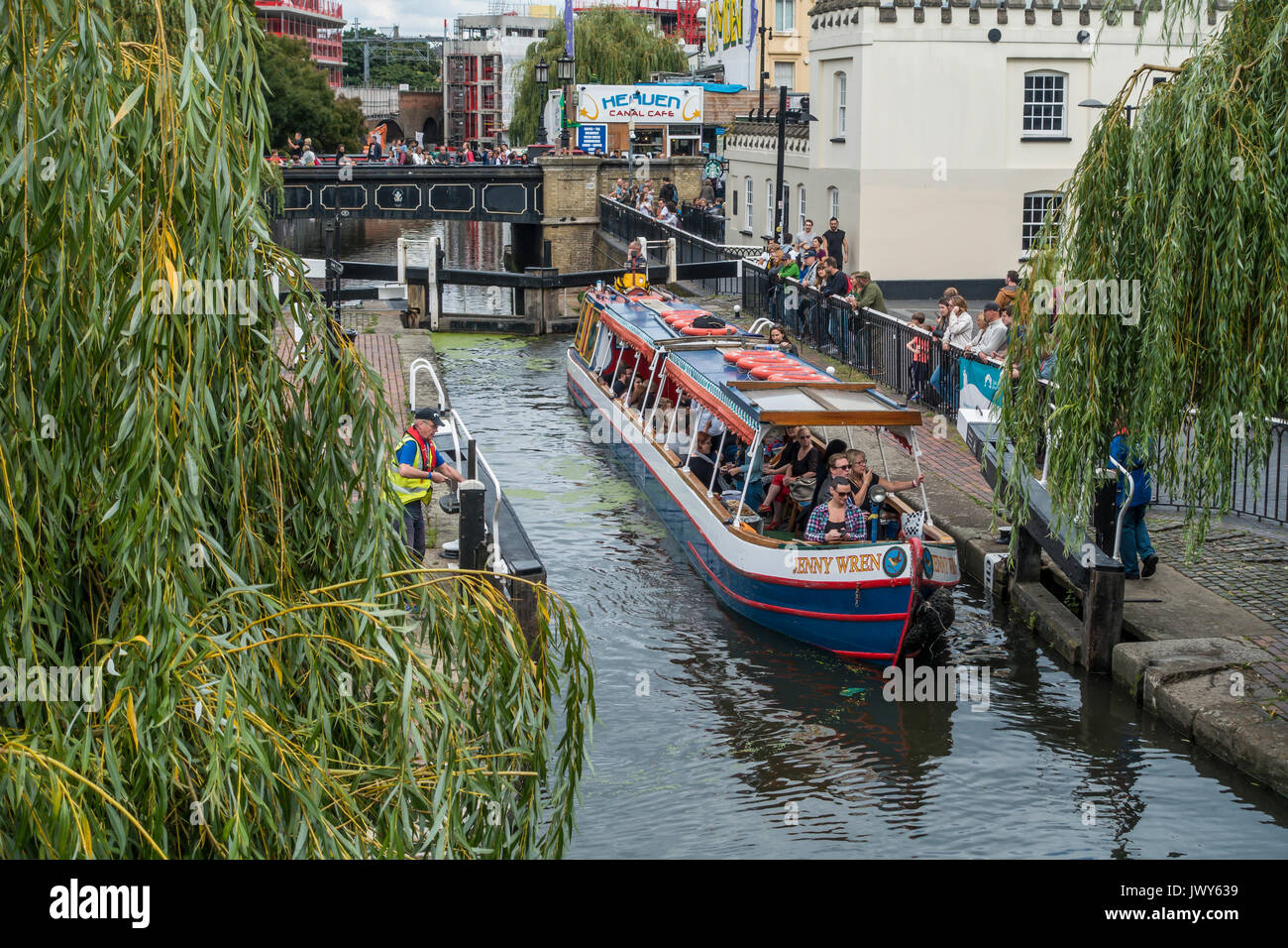 Excursion en bateau,Jenny Wren,laissant,Hampstead Road,Serrure,Camden Regents Canal,London,UK Banque D'Images