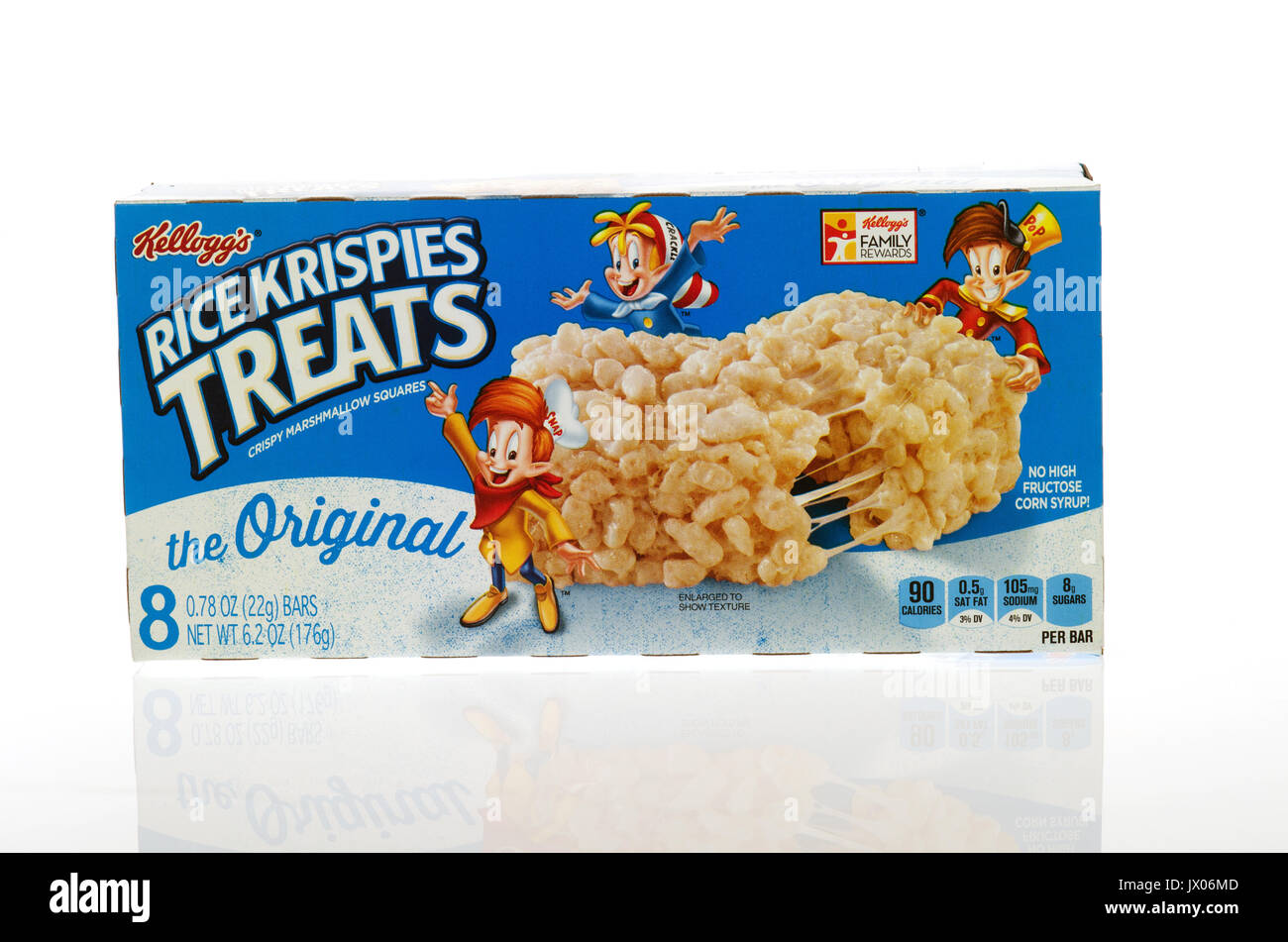 Boîte non ouverte de la part des Rice Krispies treats l'original sur fond blanc. USA Banque D'Images
