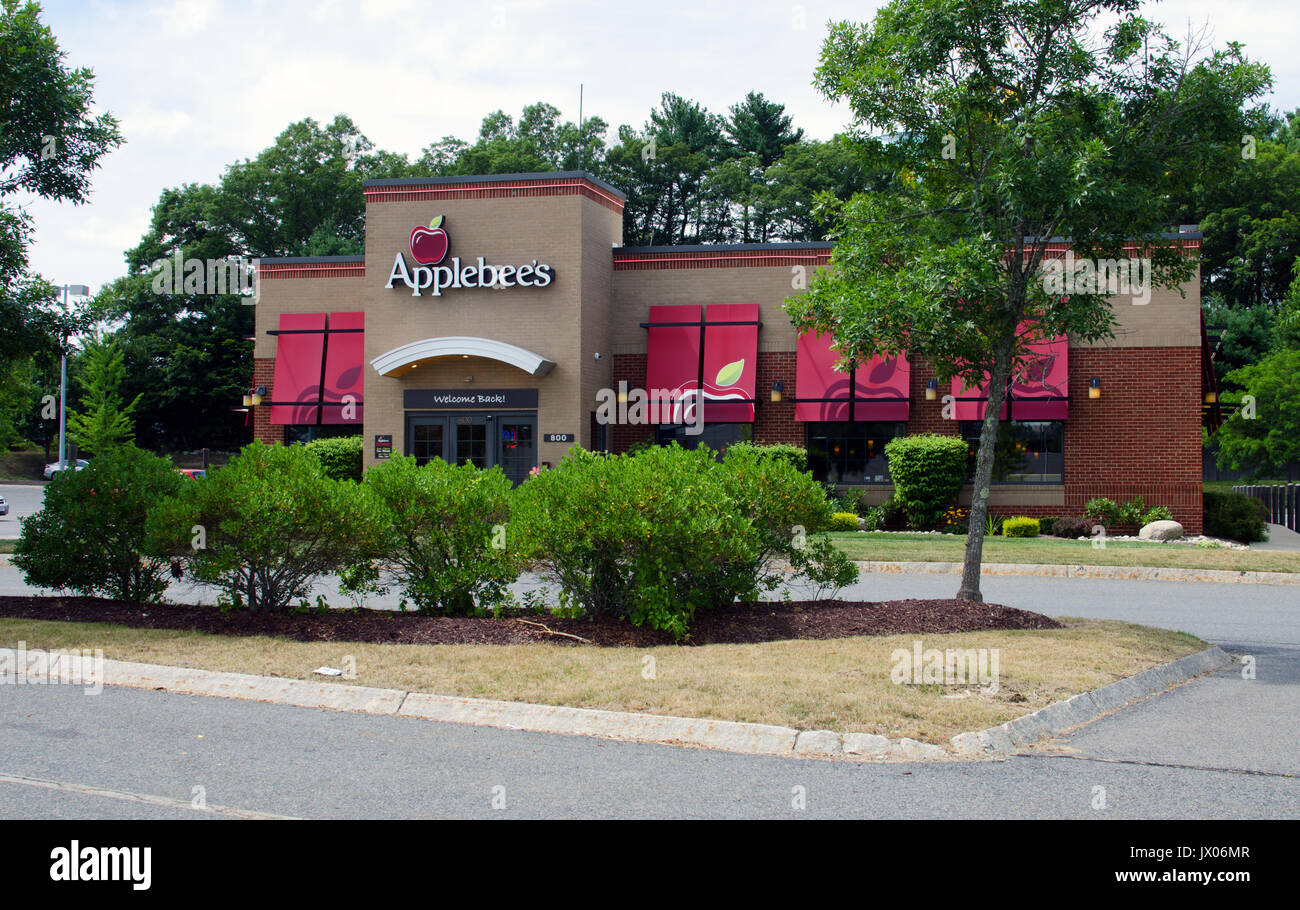 De l'extérieur d'un United States Applebee's restaurant, où la chaîne a annoncé la fermeture est un grand nombre d'endroits. Banque D'Images