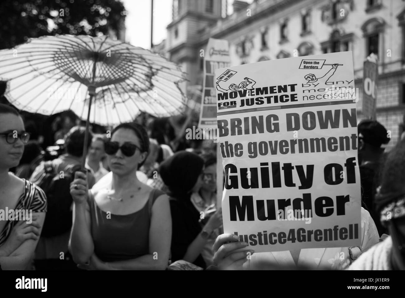 La journée de protestation organisée par Rage Mouvement pour la Justice est passé de Shepherd's Bush à Downing Street et la place du Parlement le 21 juin 2017, Londres, U Banque D'Images