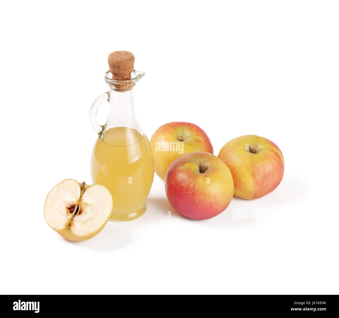 Carafe avec vinaigre de pomme isolé Banque D'Images