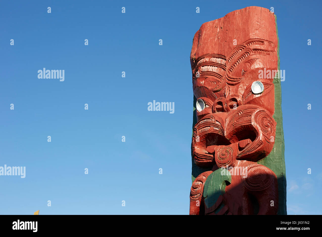 Sculpture en bois de l'art traditionnel Maori en Nouvelle-Zélande Banque D'Images