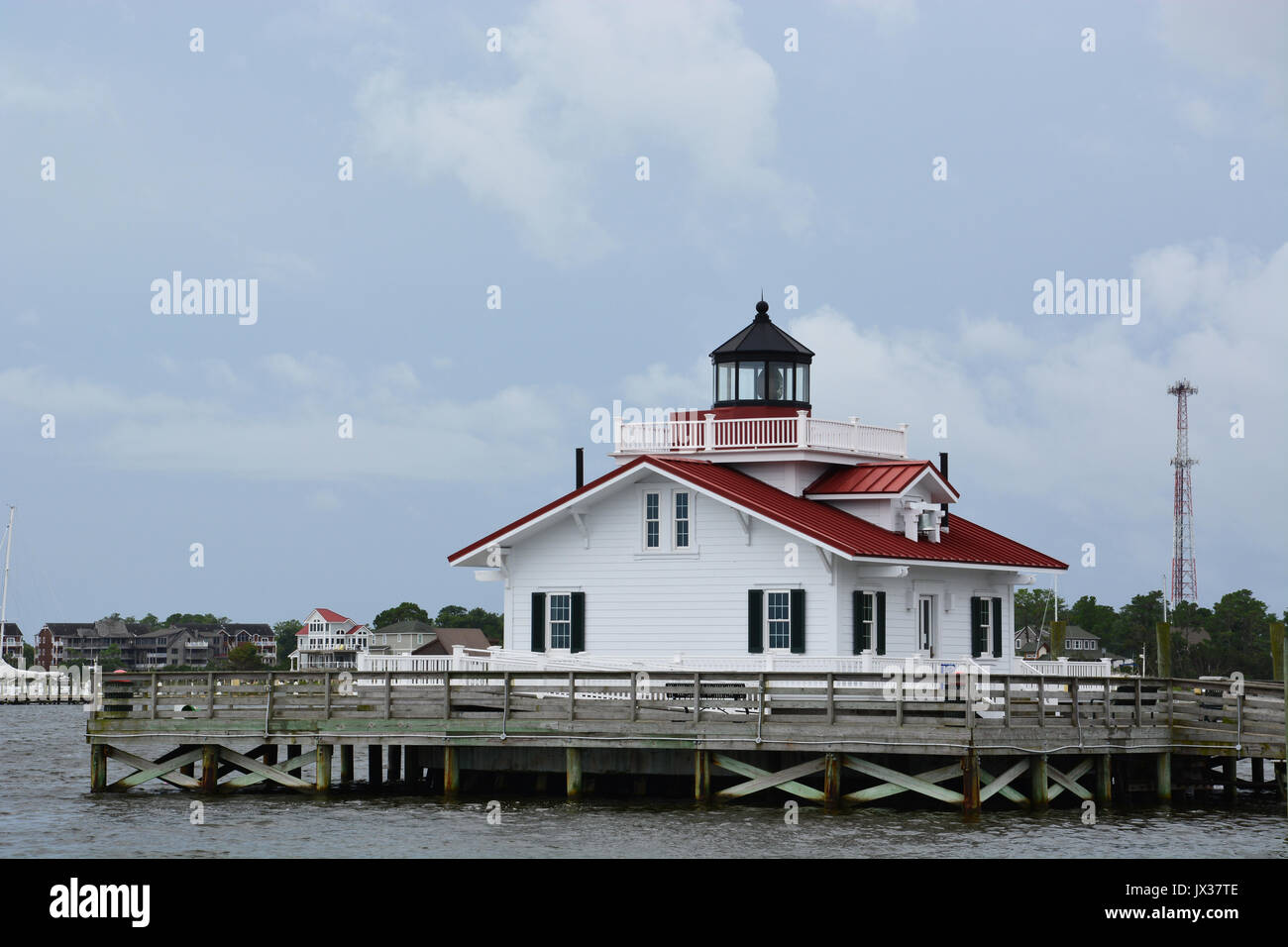 Le phare de Roanoke Marshes Shallowbag Bay dans la ville de Manteo sur les Outer Banks de Caroline du Nord. Banque D'Images