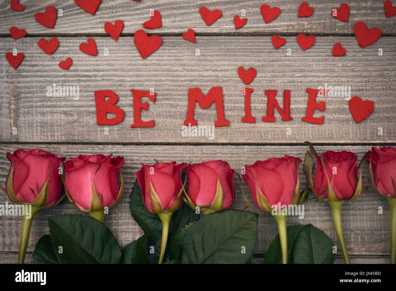 Saint-valentin décoration sur un bureau en bois Banque D'Images