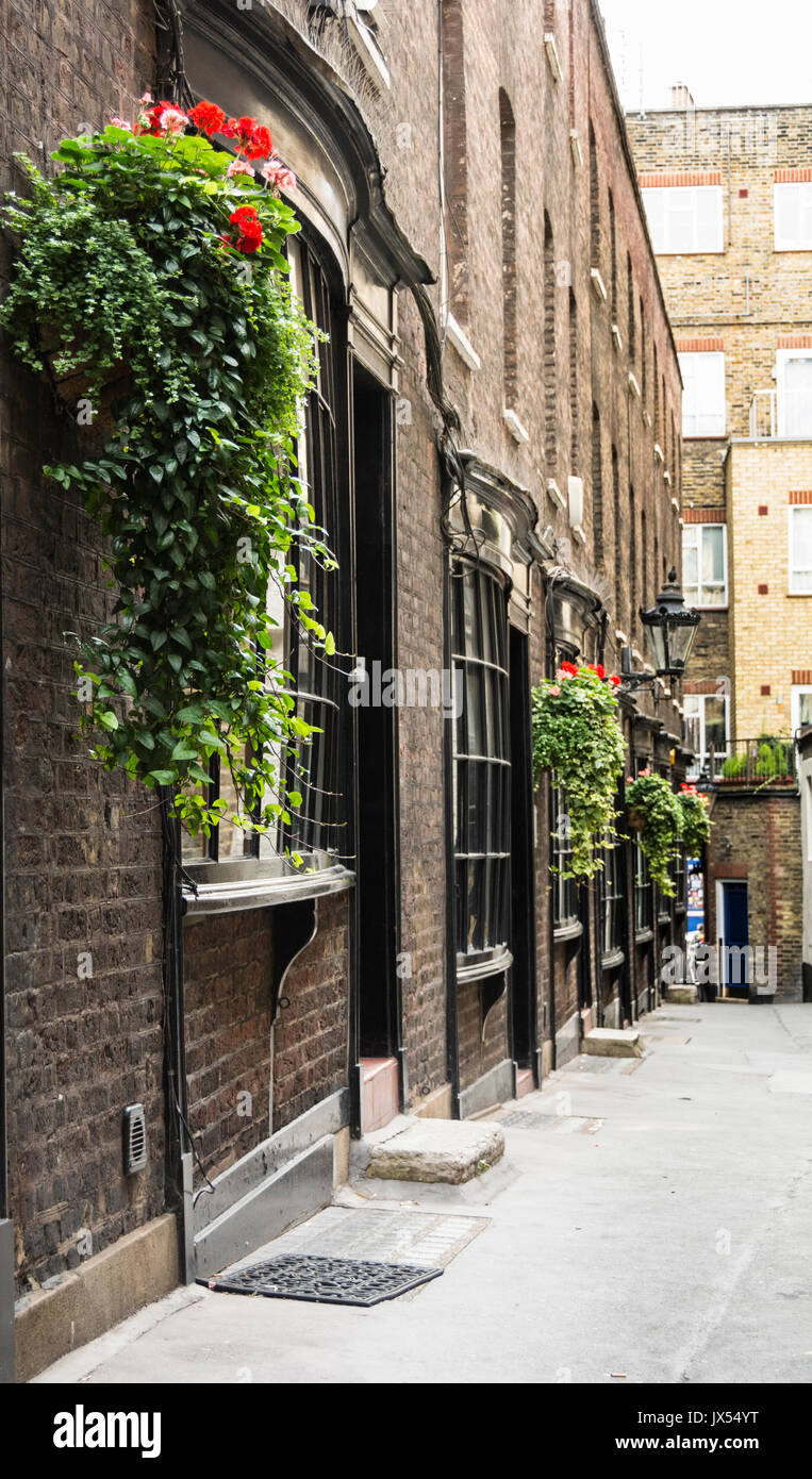 Goodwin's Court (construit en 1627), le vrai chemin de traverse à Londres, WC2, au Royaume-Uni. Banque D'Images