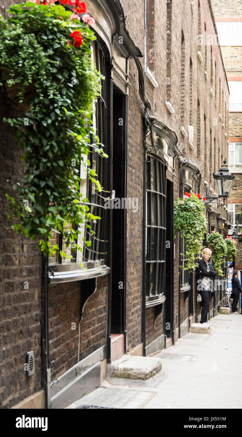 Goodwin's Court (construit en 1627), le vrai chemin de traverse à Londres, WC2, au Royaume-Uni. Banque D'Images