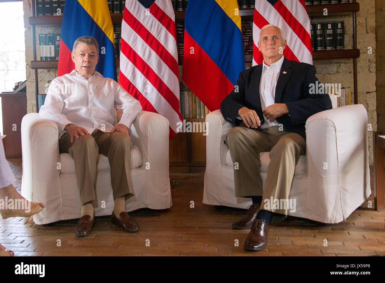 Le Vice-président américain Mike Pence lors d'une réunion bilatérale avec le président colombien Juan Manuel Santos, le 13 août 2017 à Cartagena, Colombie. Pence a promis d'augmenter la pression sur le Venezuela et de travailler avec le gouvernement de la Colombie pour isoler le gouvernement du président Nicolas Maduro. Banque D'Images