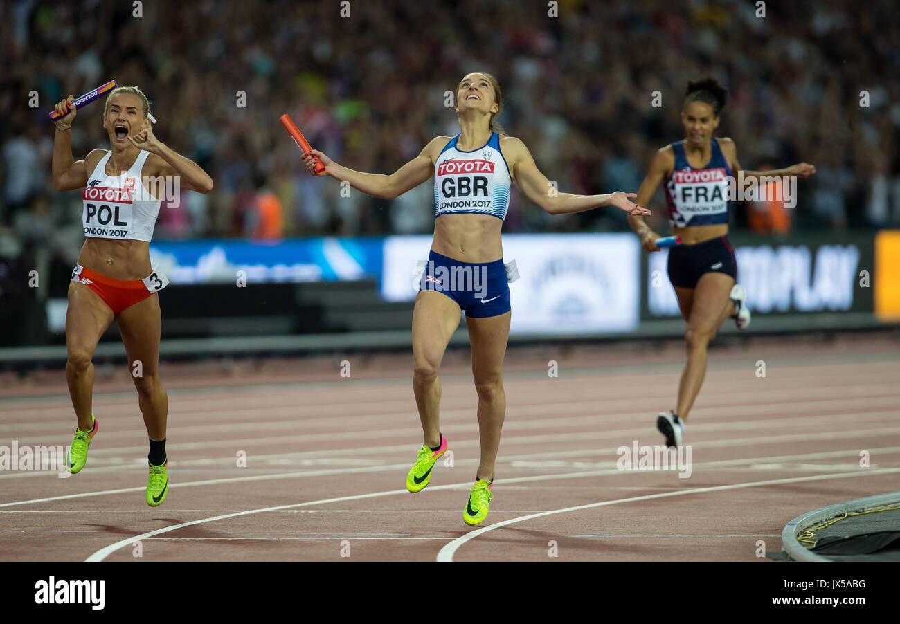 Londres, Royaume-Uni. 13e Août 2017. Emily Diamond de Grande-bretagne passe la ligne d'arrivée pour gagner de l'argent à l'avance de la Pologne Justyna Swiety (Bronze) dans les femmes du 4x400 mètres finale du relais au cours de la dernière journée de l'IAAF Championnats du monde d'athlétisme (jour 10) du Parc olympique, Londres, Angleterre le 13 août 2017. Photo par Andy Rowland/Premier Images des médias. Crédit : Andrew Rowland/Alamy Live News Banque D'Images