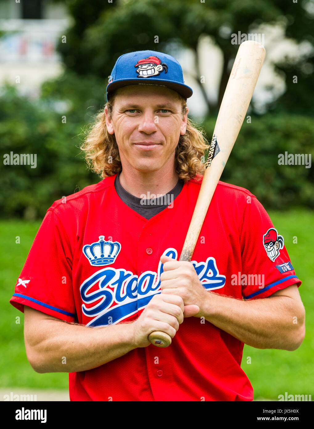 Hambourg, Allemagne. 24 juillet, 2017. Le célèbre joueur de baseball à partir de Hambourg, Michael 'Mitch' Franke, posant pour l'appareil photo à Hambourg, Allemagne, 24 juillet 2017. L'ancien joueur de l'Allemagne Hambourg propose des programmes renifleurs de camps pour enfants à Hambourg. Photo : Christophe Gateau/dpa/Alamy Live News Banque D'Images