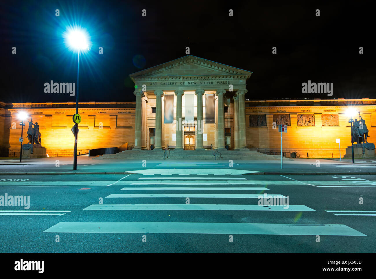 Sydney, Australie - 18 octobre 2015 : Nuit panorama de l'Art Gallery of New South Wales à Sydney en Australie du bâtiment. Banque D'Images