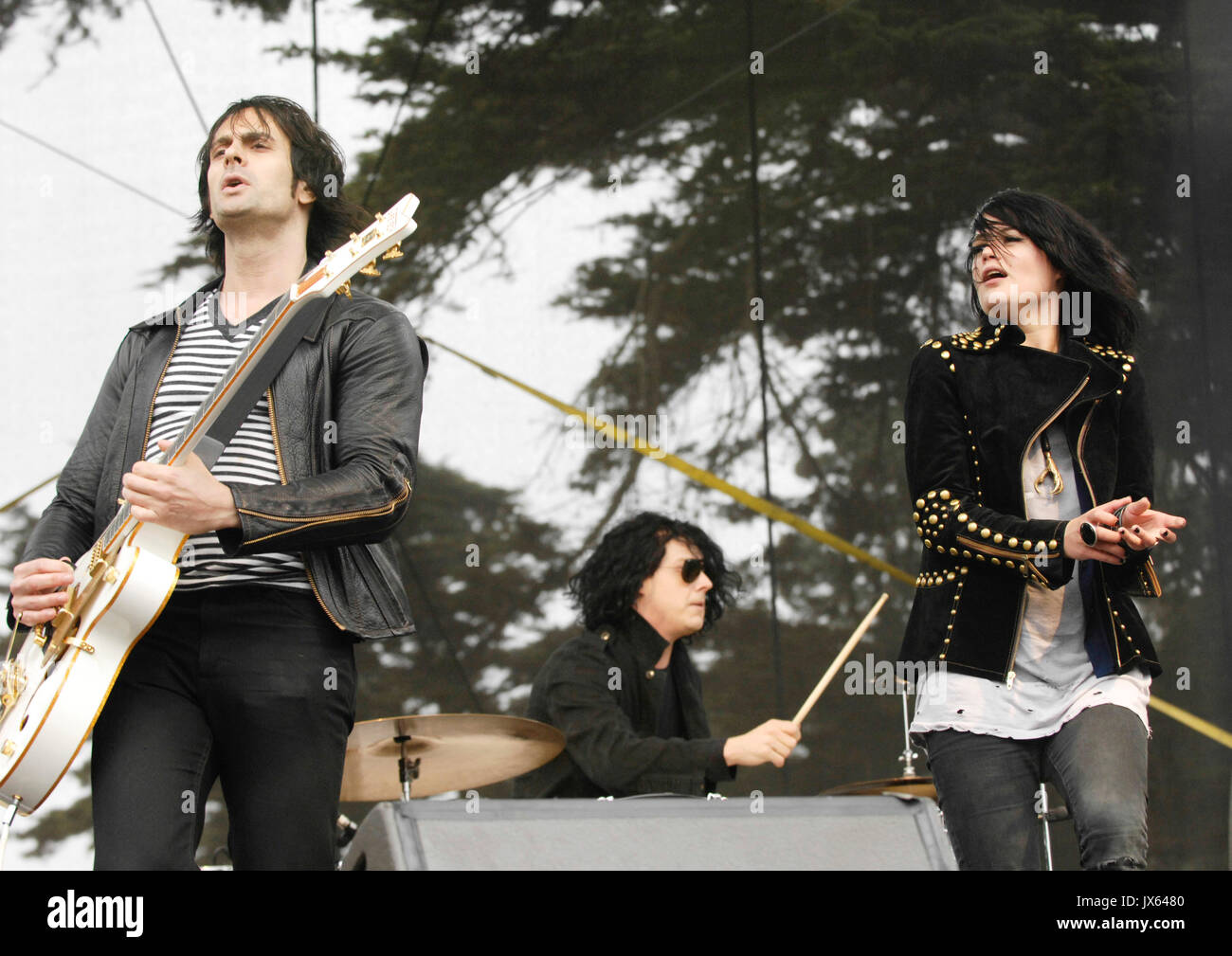 (G-D) Dean Fertita, Jack White Alison Mosshart Dead Weather 2009 Outside Lands Festival Golden Gate Park août 30,2009 San Francisco. Banque D'Images