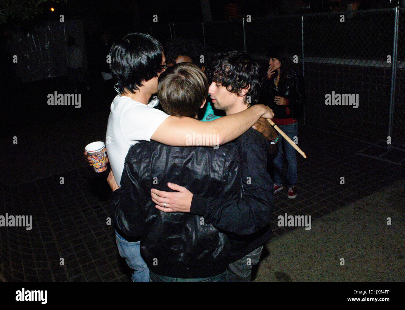 Bloc Party backstage avant d'effectuer la 2e festival de musique de détour hebdomadaire Octobre 6,2007,Los Angeles en Californie. Banque D'Images