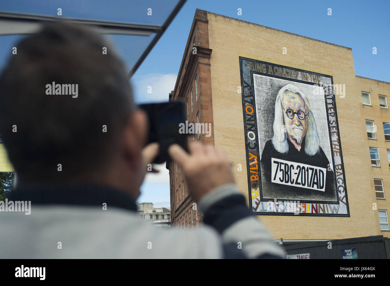 Peinture murale représentant Billy Connolly, peint par John Byrne dans Osborne Street, Glasgow, l'un d'une série célébrant le comédien né à Glasgow's 75e anniversaire. Où : Glasgow, Royaume-Uni Quand : 14 juillet 2017 Source : WENN.com Banque D'Images