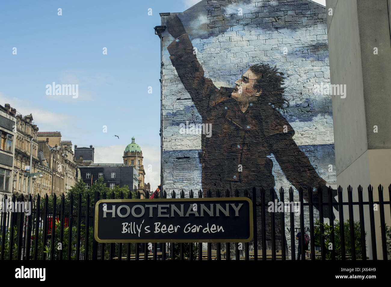 Peinture murale représentant Billy Connolly, peint par Jack Vettriano dans Dixon Street, Glasgow, l'un d'une série célébrant le comédien né à Glasgow's 75e anniversaire. Où : Glasgow, Royaume-Uni Quand : 14 juillet 2017 Source : WENN.com Banque D'Images