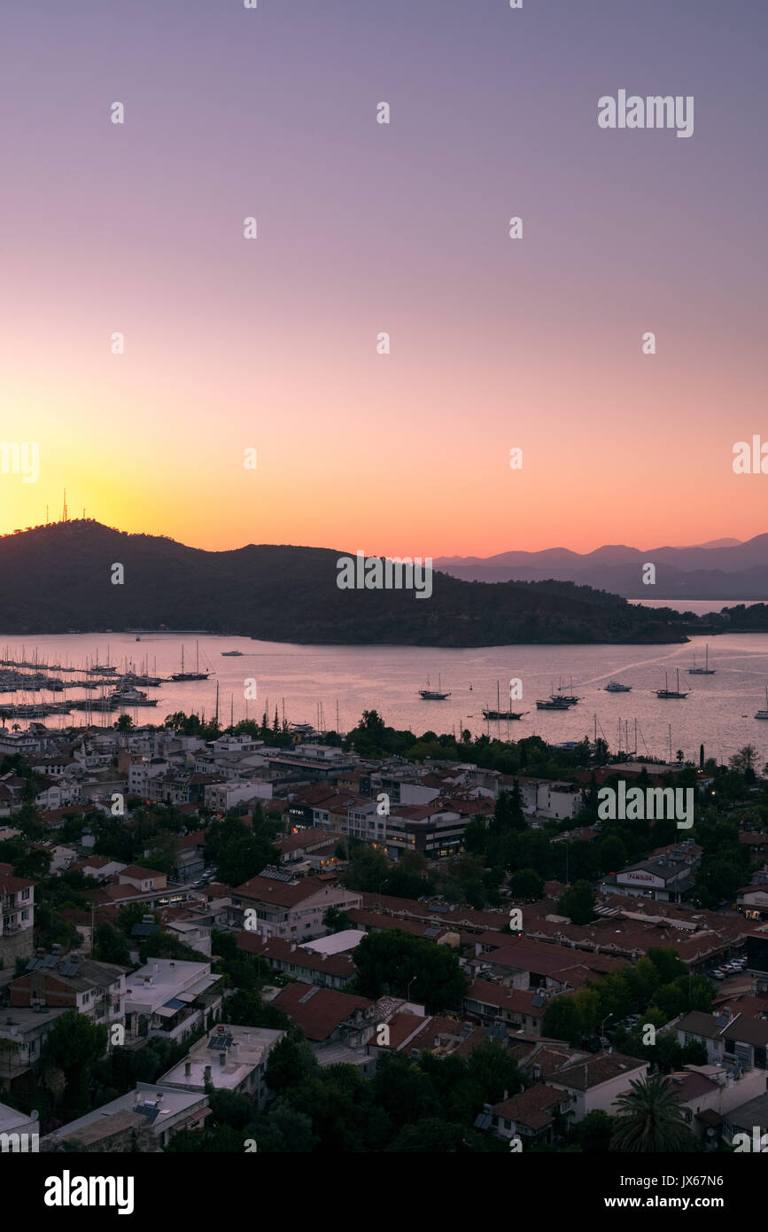 Paysage de la ville de Fethiye. La Turquie et l'arhitecture nature Banque D'Images