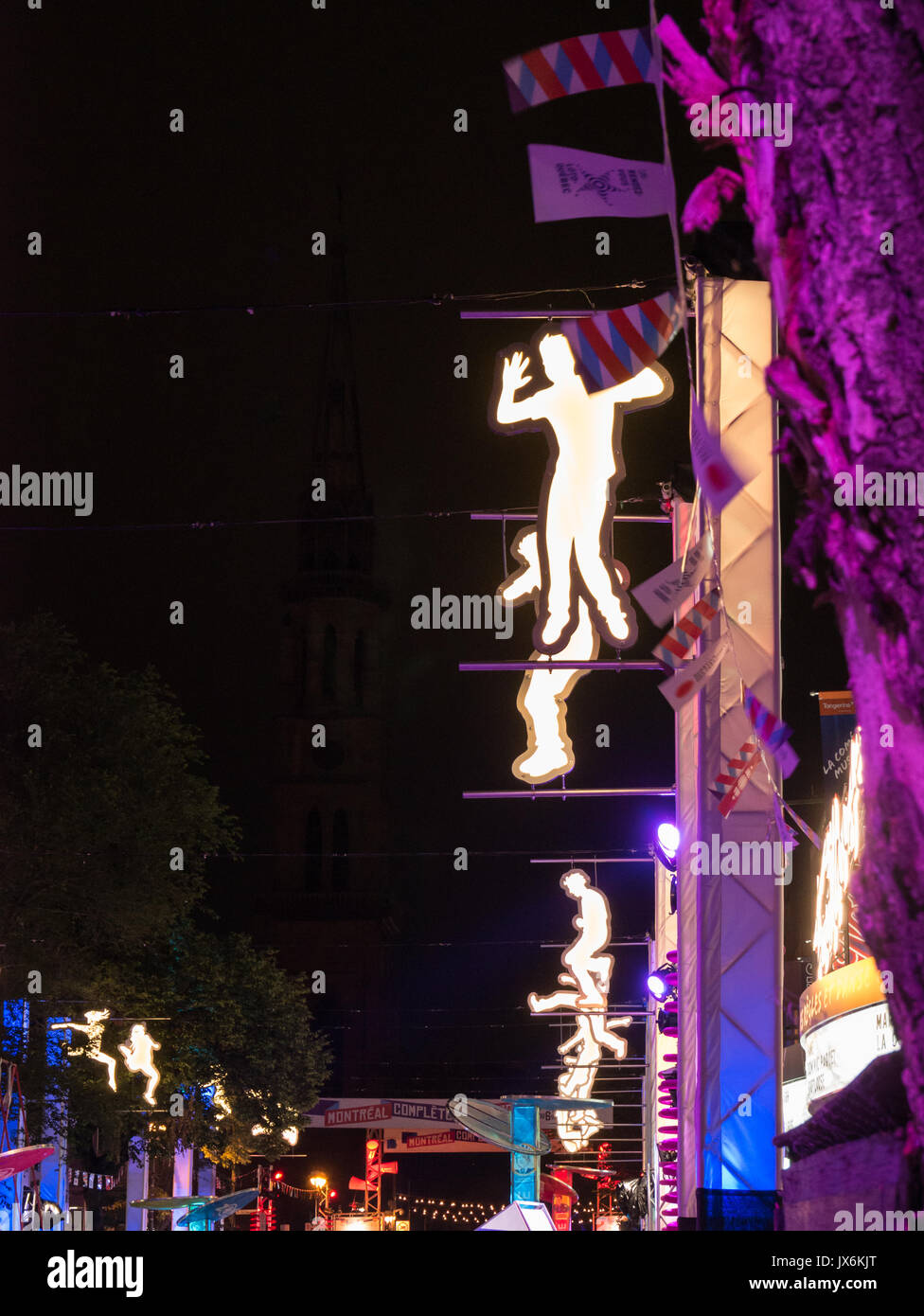 Décorations de rue au festival et parti sur la rue Saint Denis à Montréal, Québec, Canada, en juillet 2017, la célébration de la fondation de Montréal en 1642 Banque D'Images