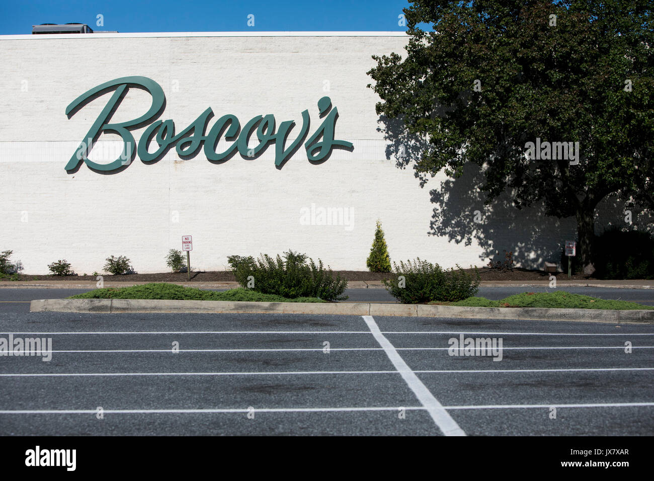 Un logo affiche à l'extérieur d'un magasin de détail dans l'Boscov Camp Hill, New York le 30 juillet 2017. Banque D'Images