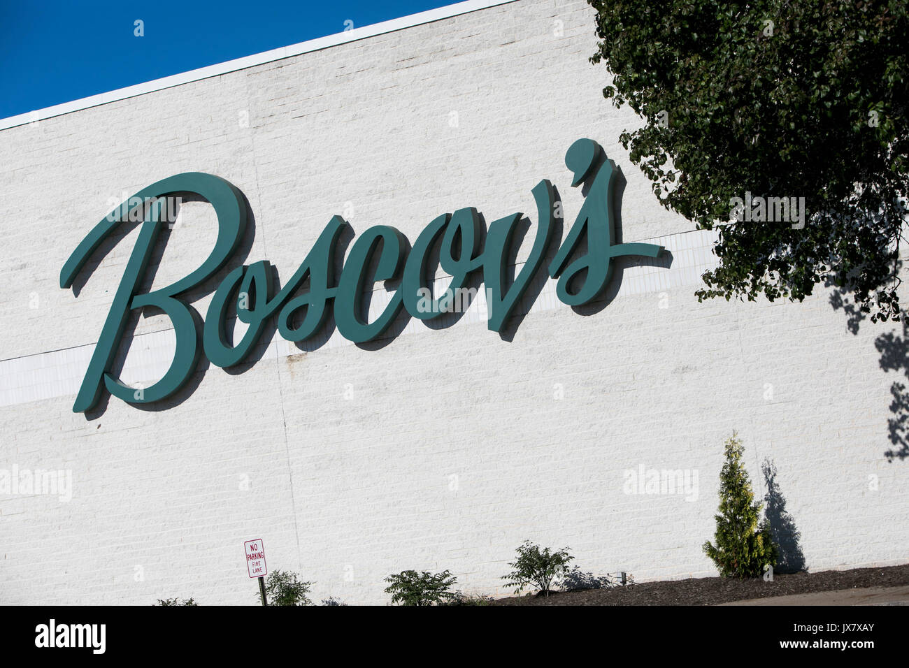 Un logo affiche à l'extérieur d'un magasin de détail dans l'Boscov Camp Hill, New York le 30 juillet 2017. Banque D'Images