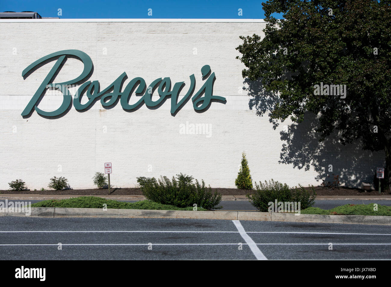 Un logo affiche à l'extérieur d'un magasin de détail dans l'Boscov Camp Hill, New York le 30 juillet 2017. Banque D'Images