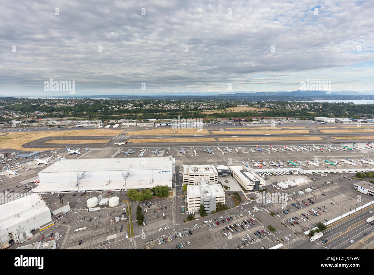 Vue aérienne de l'Aéroport International du comté de King et l'usine de Boeing Field, à Seattle, Washington State, USA Banque D'Images