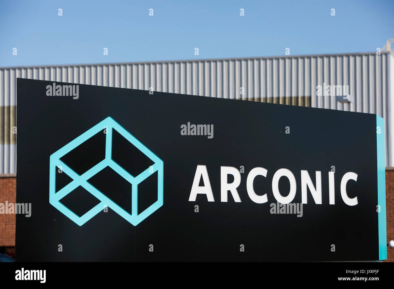 Un logo affiche à l'extérieur d'un établissement occupé par Arconic à Lancaster, Pennsylvanie le 30 juillet 2017. Banque D'Images