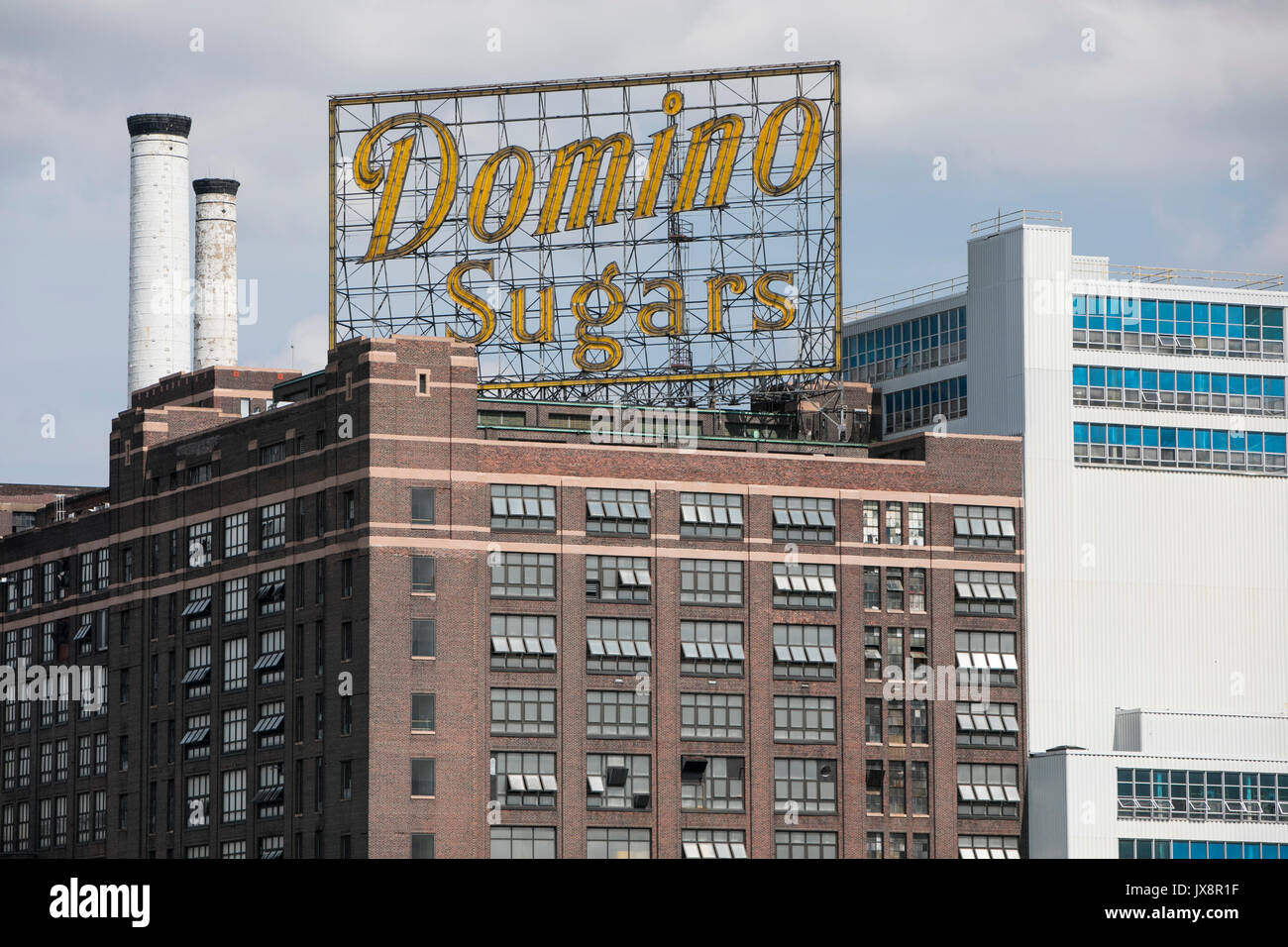 Un logo affiche à l'extérieur de l'établissement occupé par les sucres Domino à Baltimore, Maryland, le 13 août 2017. Banque D'Images