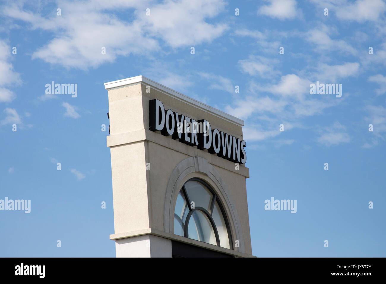 Dover, Delaware - Août 14,2017 : Panneau routier à l'entrée de Dover Downs race track. Banque D'Images