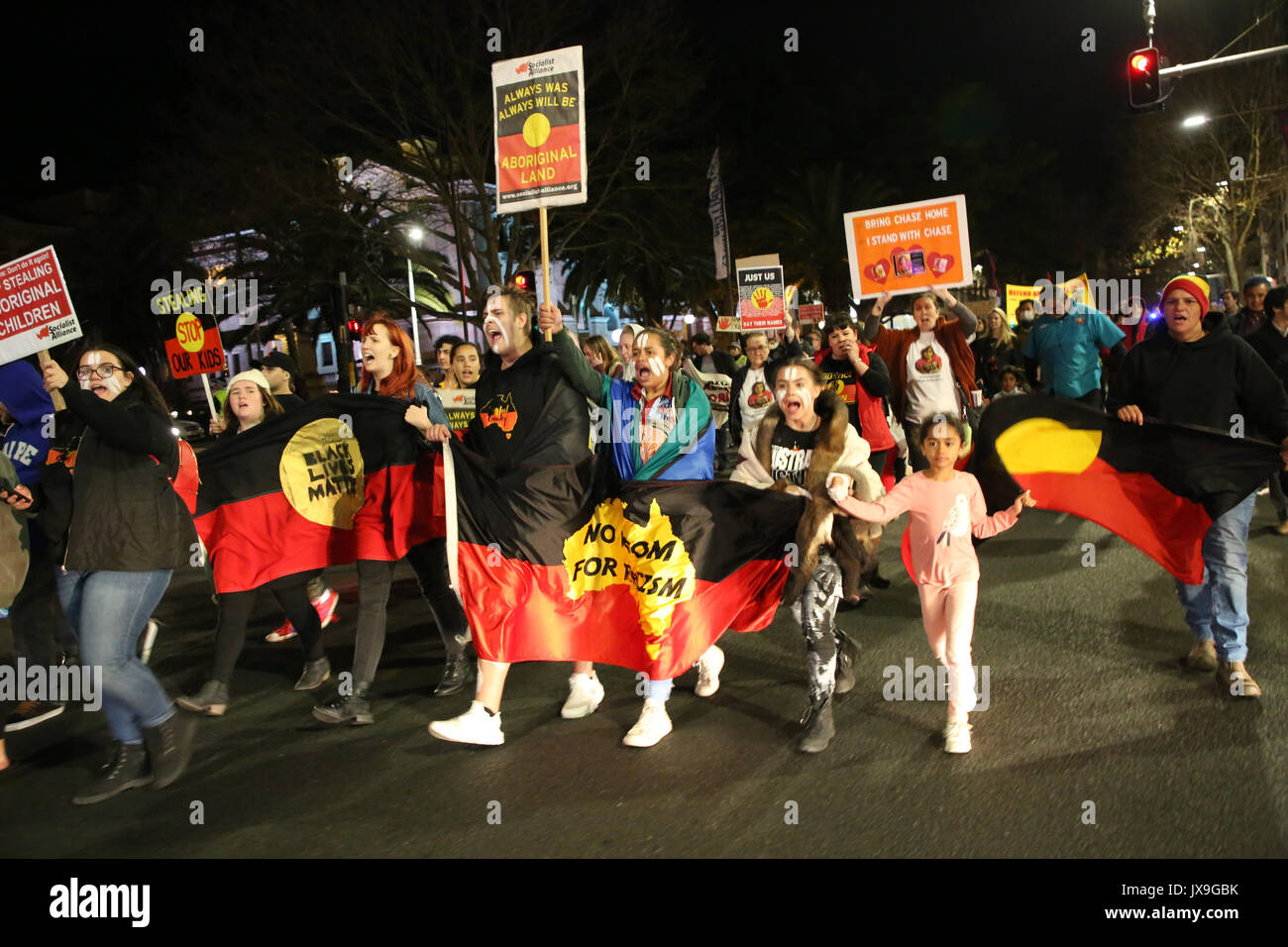 Un rassemblement a eu lieu sur l'Aboriginal and Torres Strait Islander Children's Day à la Cour suprême à Sydney NSW pour exiger l'auto-détermination pour First Nat Banque D'Images