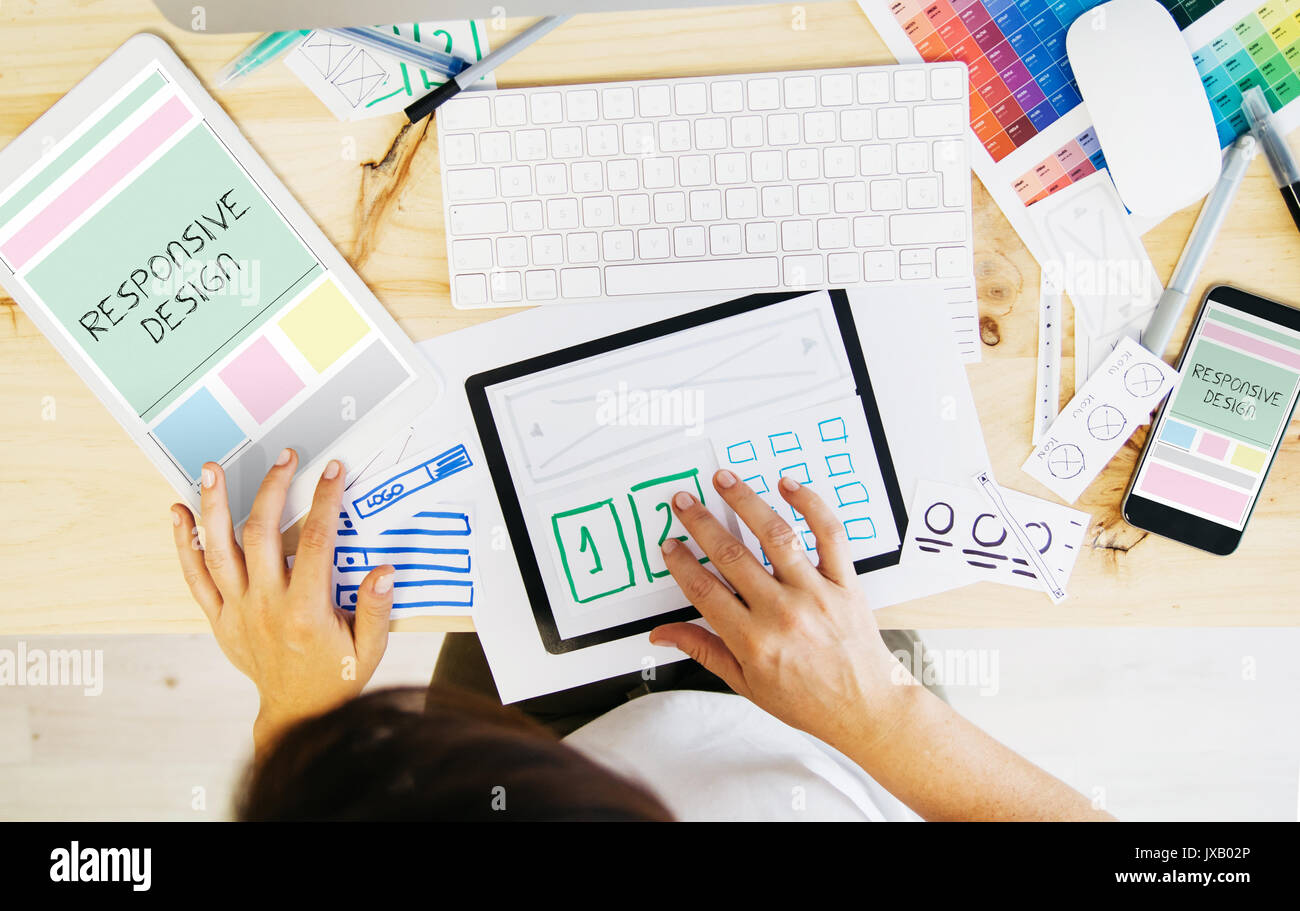 La conception de site web réactif femme Banque D'Images